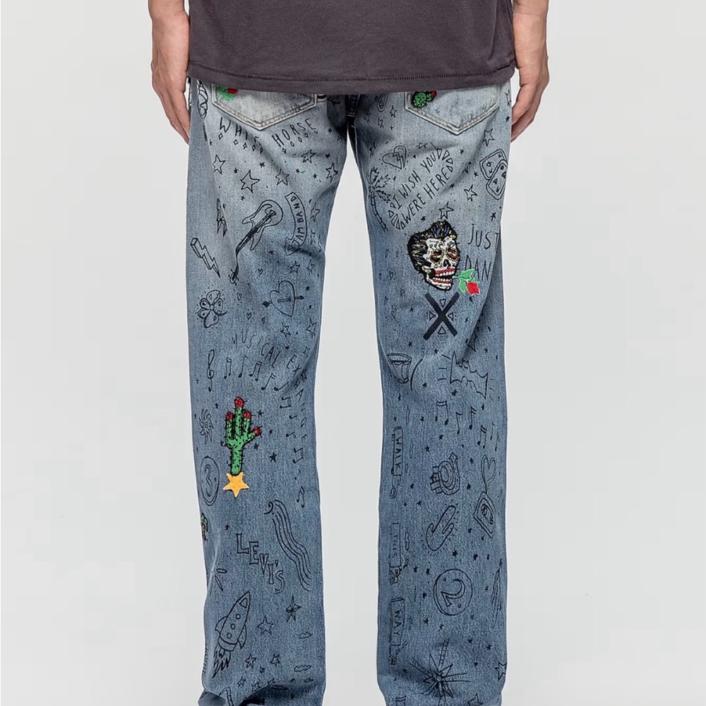 NWT 501 LEVI'S ORIGINAL FIT SCRIBBLE JEANS - Picture 3 of 6
